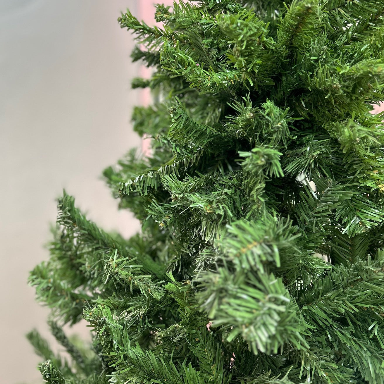 BW 8 ft Alpine Green Luxe Christmas Tree